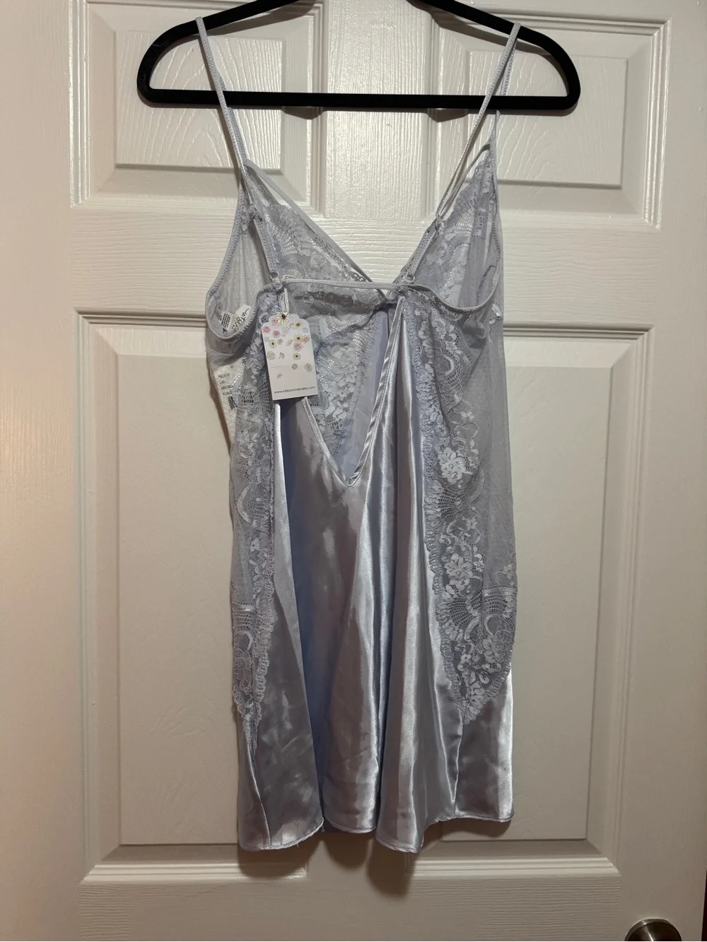 Light blue satin and lace slip - Picture 3 of 6
